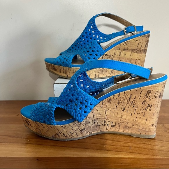 MUDD Woven Wedge Sandals Size 10 Blue Cutout Fabric Ankle Straps Cork Heel - Picture 3 of 6